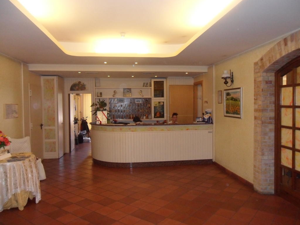 Hotel Fattoria Cerreto à Mosciano SantʼAngelo Extérieur photo