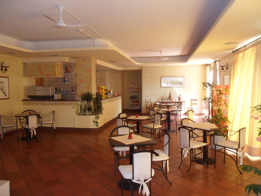 Hotel Fattoria Cerreto à Mosciano SantʼAngelo Extérieur photo